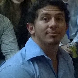 Jonathan - Prof de marketing - Vila Monumento