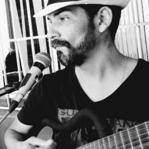 Beto - Prof de viola - Vila Mariana