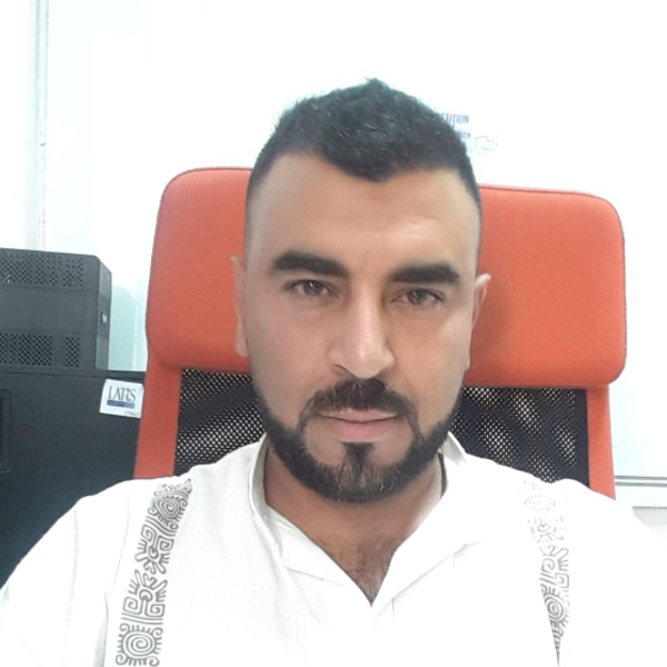 Oussama - Prof d'initiation informatique - Fribourg