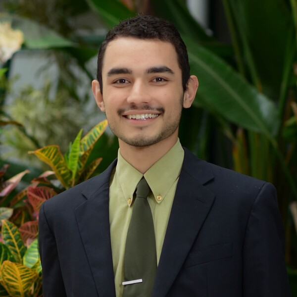 Lucas - Professor de história - Curitiba