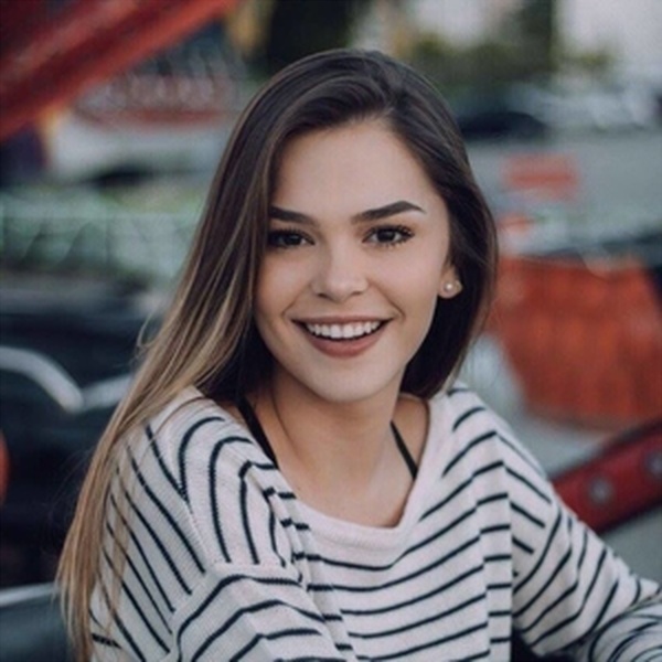 Gabriella - Professor de Biologia - São José dos Campos