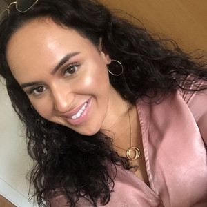 Zahra - Biology tutor - London