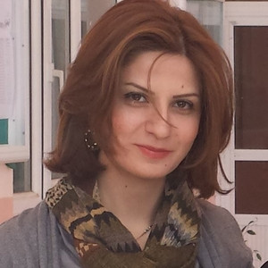 Azadeh - Prof de maths - Paris