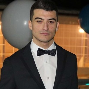Alessio - Insegnante di disegno tecnico - Napoli