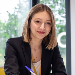 Romane - Prof d'anglais - Grenoble