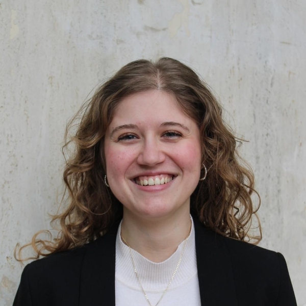Mina - Prof de français - Sète