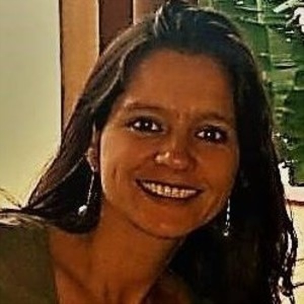 Renata - Prof de expressão oral - inglês - Borboleta