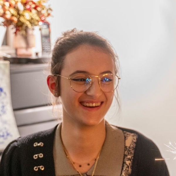 Inès - Prof d'anglais - Paris
