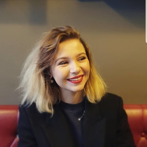 Maya - Prof de philosophie - Nantes