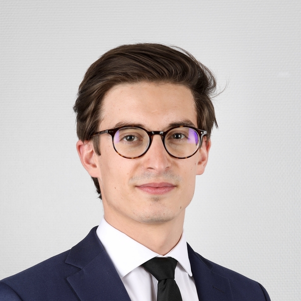 Arnaud - Prof de stratégie d'entreprise - Paris