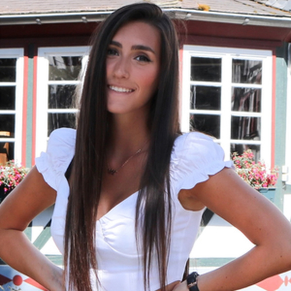 Mathilde - professeur de law - Mons