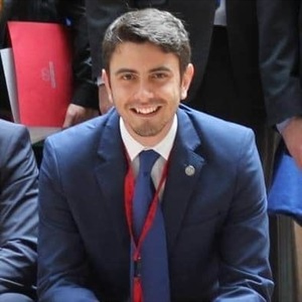 Andrés - Profesor de matemática - Linares