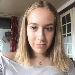 Milica - Prof de serbo-croate - Mons