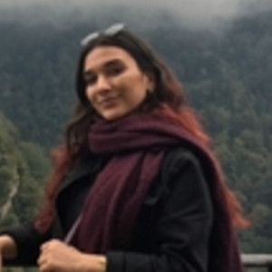 Nur - Dilbilgisi öğretmeni - 