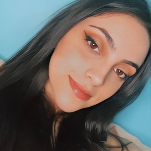 Livia - Professor de Gramática - Jardim Peri Peri
