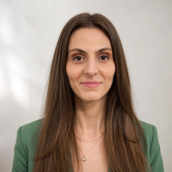 Fadila - professeur d'allemand - Saint-Marcellin-en-Forez