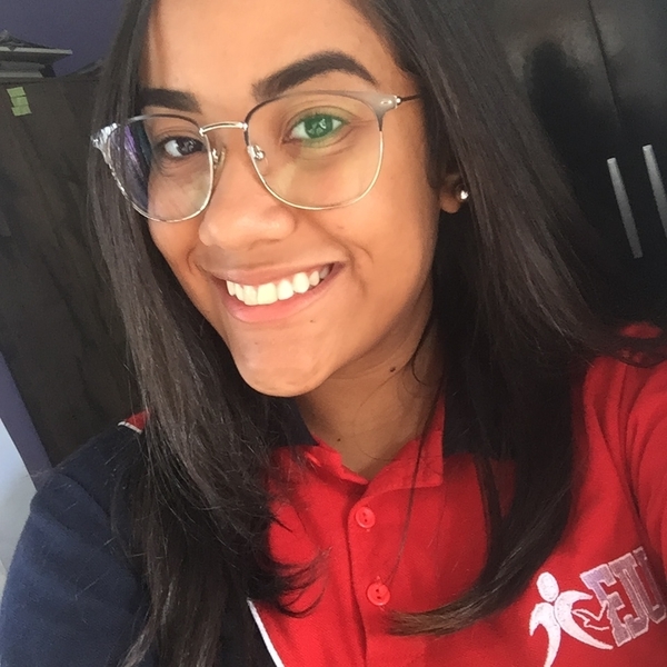 Karenn - Prof de explicações - 