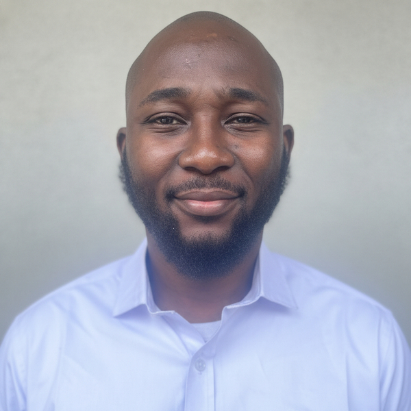Segun - Physics tutor - Lagos