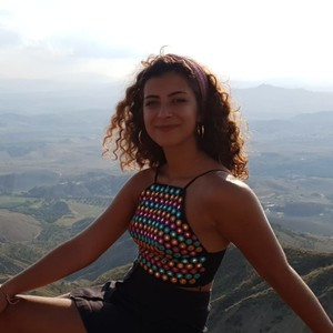 Dafne - Insegnante di ripetizioni - Casette di funo