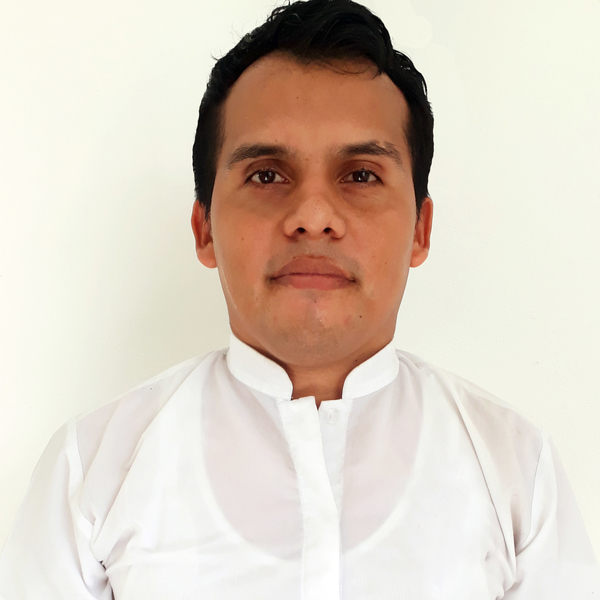 Michel Otaner - profesor de informática básica - Cancún