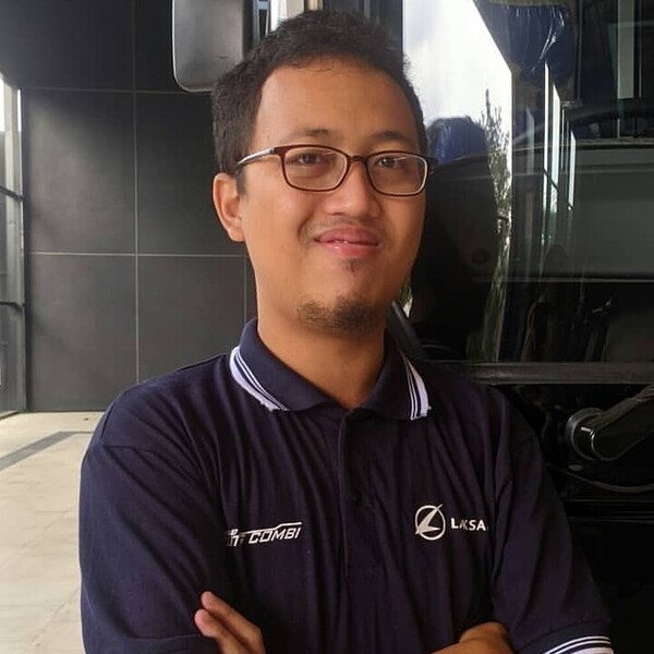 Yogi Adi - Guru teknik mesin - Kecamatan Kiaracondong