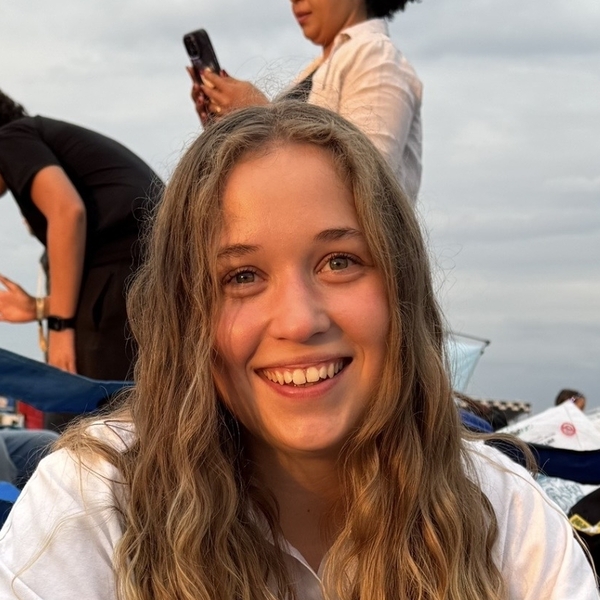 Nicole - Ukulele tutor - George