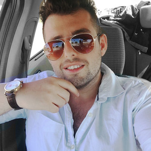 Enis - Fen bilimleri öğretmeni - 