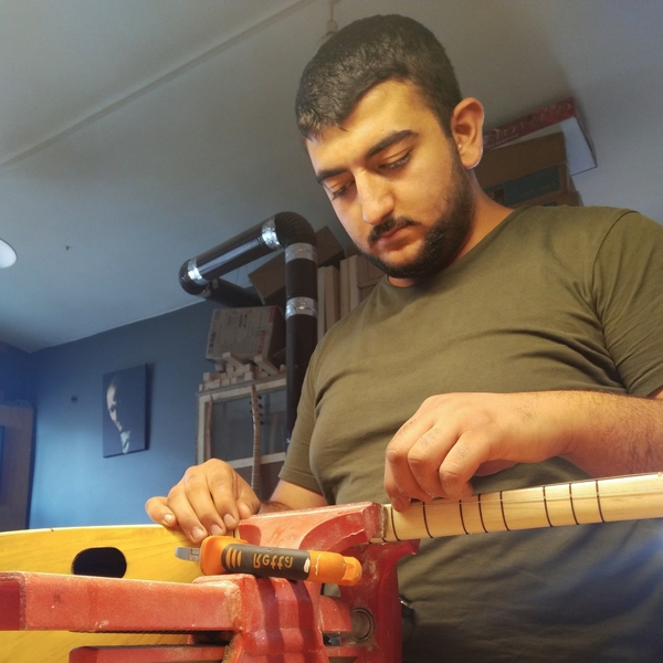 Onur - Bağlama öğretmeni - 