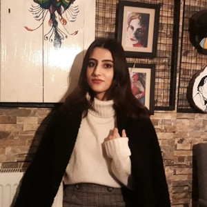 Özlem - Tarih öğretmeni - 