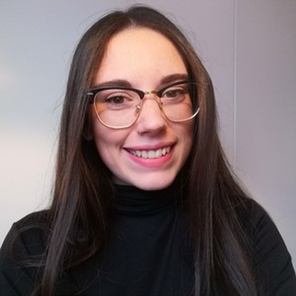 Ana - profesor de derecho civil - València