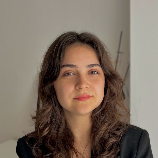 Elif - Matematik öğretmeni - İzmir