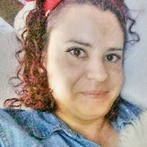 Estela - Professor de português para estrangeiros - Água Branca