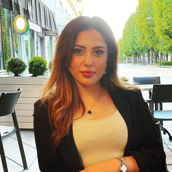 Nadia - arabiskalärare - Örebro