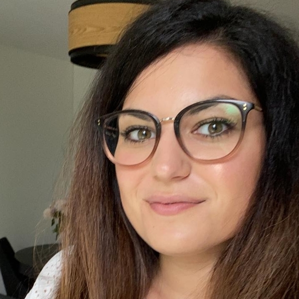 Manon - Prof d'économie - L'Étang-la-Ville