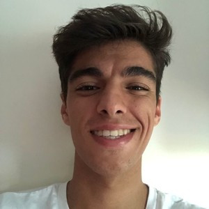 Joao - Prof de matemática - Maia