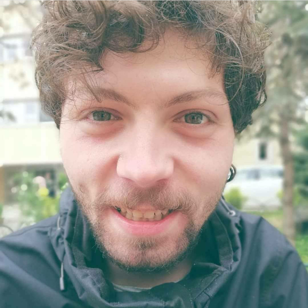 Tahsin - Piyano öğretmeni - İzmit
