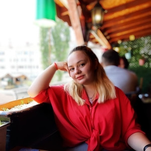 Buse - Okul derslerine destek öğretmeni - Bolu
