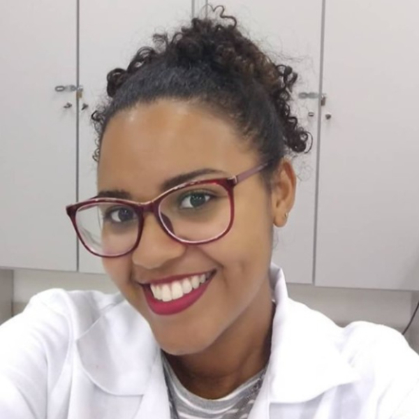 Tamires - Professor de química - Rio de Janeiro