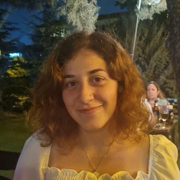Buse - İngilizce kelime bilgisi öğretmeni - 