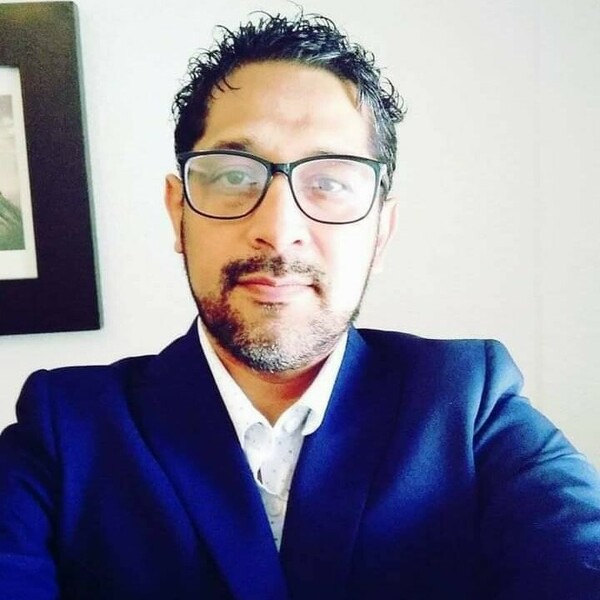 Roberto Carlos - profesor de ciencias sociales - 