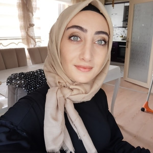 Gülşen - Dilbilgisi öğretmeni - 