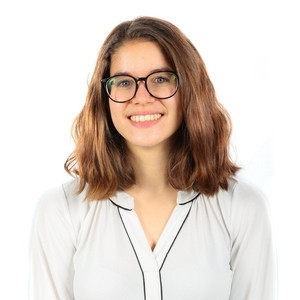 Delphine - French Literature Tutor - Glasgow