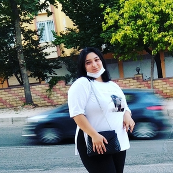 Zeynep - İngilizce konuşma becerileri öğretmeni - 