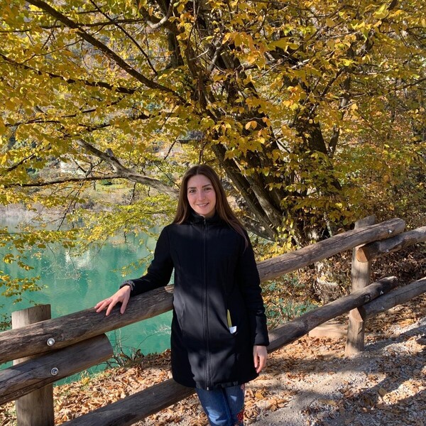Valeria - Insegnante di ripetizioni - Casterno