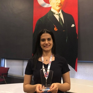 Nazlı - Dilbilgisi öğretmeni - 