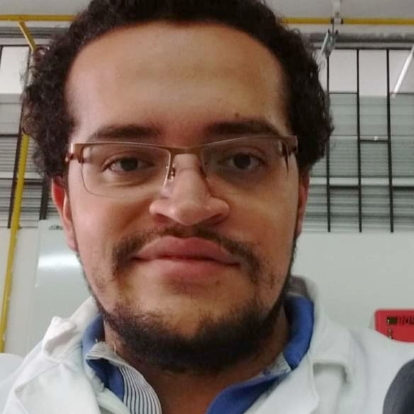 Michael - Prof química - Bogotá