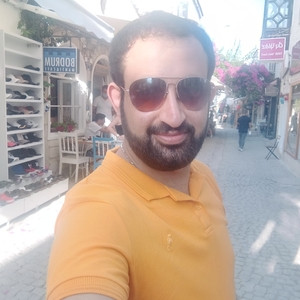 Hüsamettin - Tarih öğretmeni - 