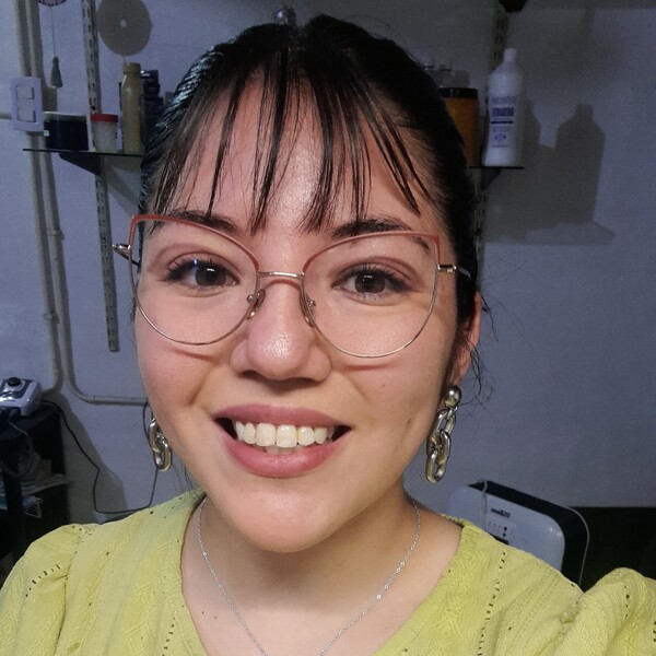 Lucila - Profe de química - Córdoba
