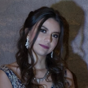 Danna - profesor de arquitectura - El Pueblito