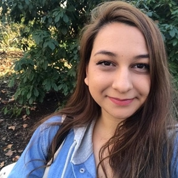 Merve - Dilbilgisi öğretmeni - İstanbul